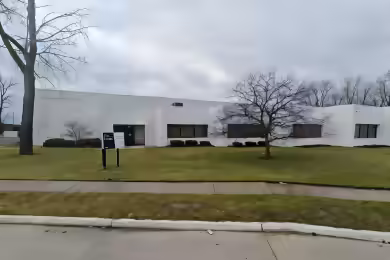 East Thirteen Mile Road | 15,874 SF Industrial Space Available in Warren, MI