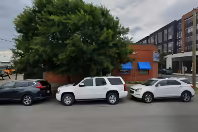 Roseneath Road | Industrial Space for Lease at 1701-1705 Roseneath Rd