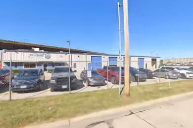 610 Adams Street | 610 S Adams St - 19,400 SF Industrial Space for Lease