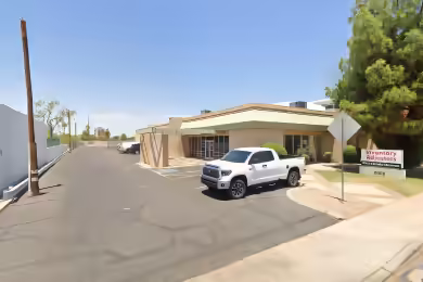 2806 North 24th Street | 15,300 SF Industrial Space Available in Phoenix, AZ