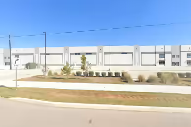 542 Southeast Loop 410 | Oakmont 410 - 639,595 SF Industrial Space in San Antonio, TX