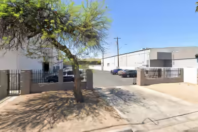 2841 West Clarendon Avenue | 2841 W Clarendon Ave - 20,000 SF Industrial Space for Lease in Phoenix, AZ
