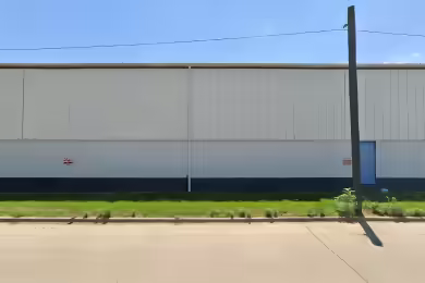 1200 North Logan Street | Logan Industrial Park - 135,000 SF Industrial Space for Lease in Lincoln, IL