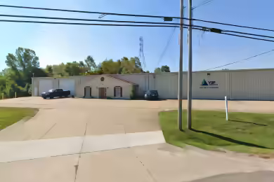 5220 Emerson Avenue | 5220 Emerson Ave - 15,200 SF Industrial Space for Lease