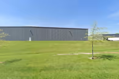 421 East High Street | Hilpp WHS 13 - 90,000 SF Industrial Space in Lebanon, KY
