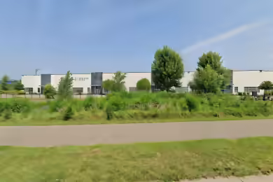 1065 Phalen Boulevard | Industrial Space Available at Beacon Bluff Business Center