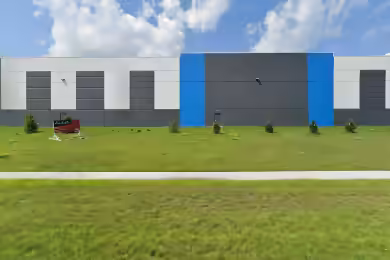 555 9th Street Northeast | 1-80 Distribution Center - 300,000 SF Industrial Space in Altoona, IA