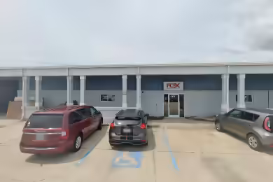 313 Seaboard Avenue | 313 Seaboard Ave - 30,000 SF Industrial Warehouse for Lease in Venice, FL