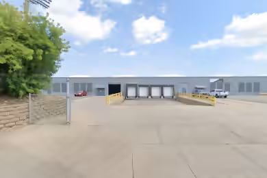 5400 North Teutonia Avenue | Available For Sublease - 42,040 SF Industrial Space in Milwaukee